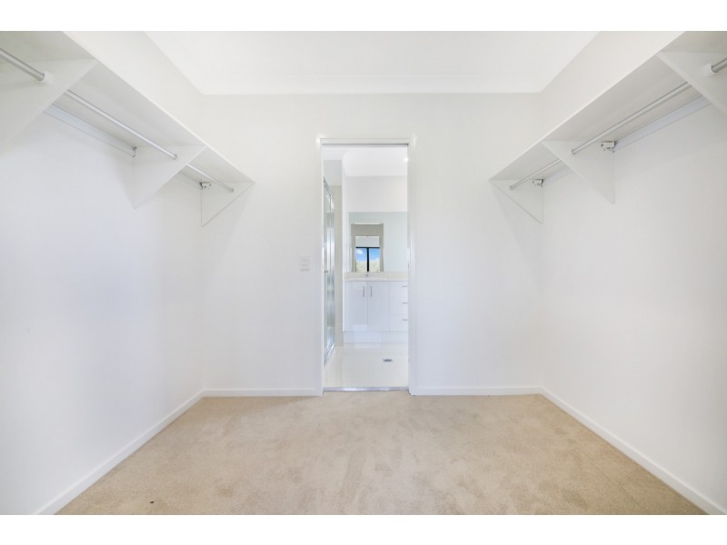 8 Tash Court, Waterford QLD 4133