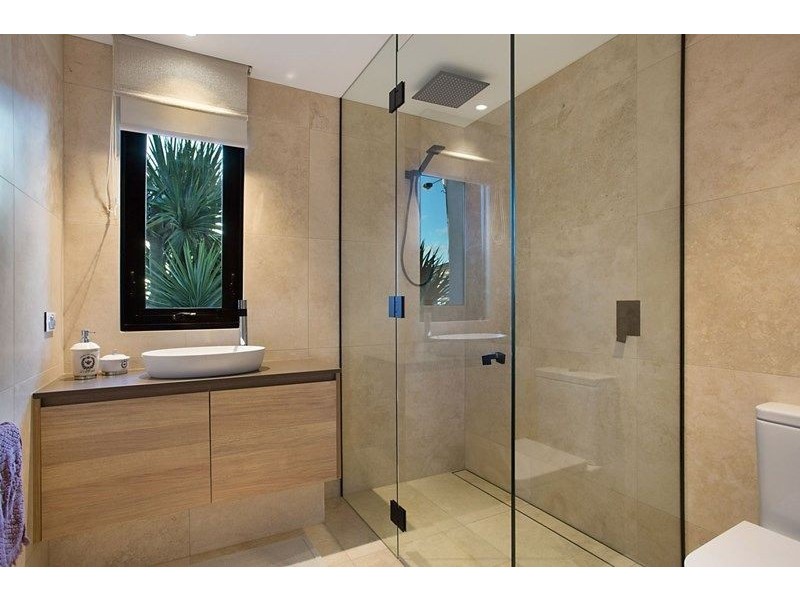 17 Hedges Avenue, Mermaid Beach QLD 4218