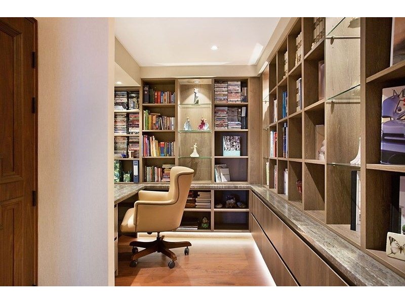 17 Hedges Avenue, Mermaid Beach QLD 4218