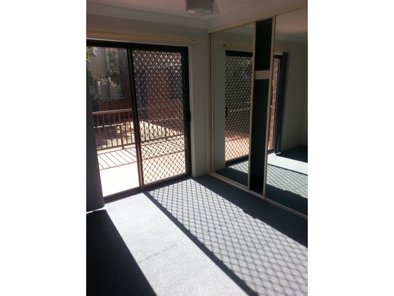 3/146 High Street, Southport QLD 4215