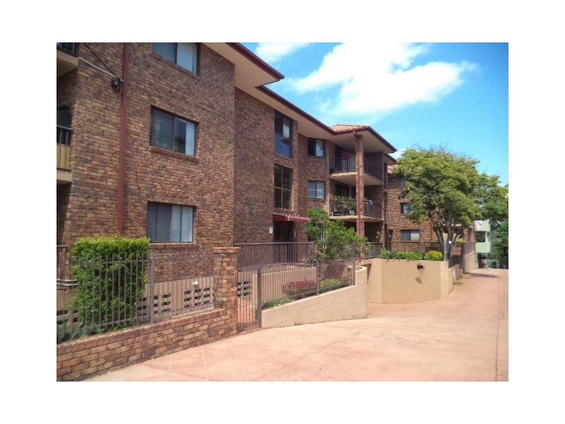 3/146 High Street, Southport QLD 4215