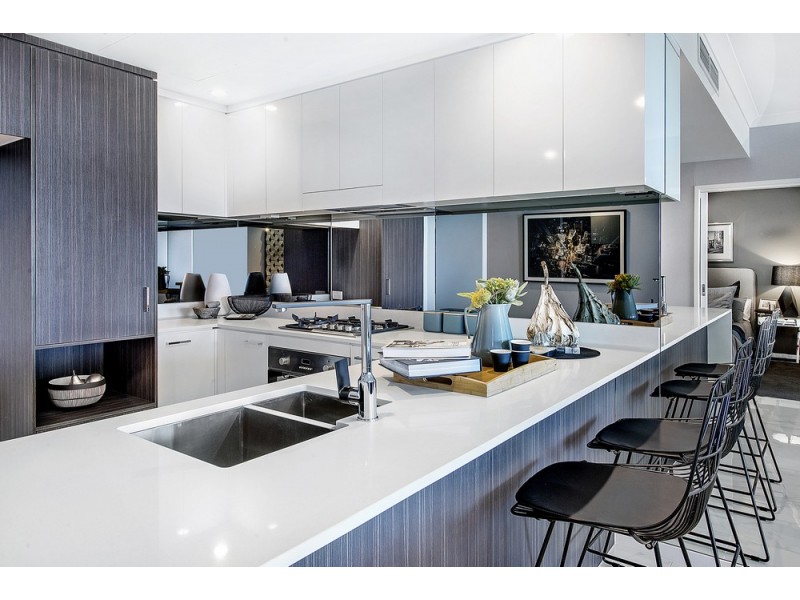 5 Harbourside Court, Biggera Waters QLD 4216