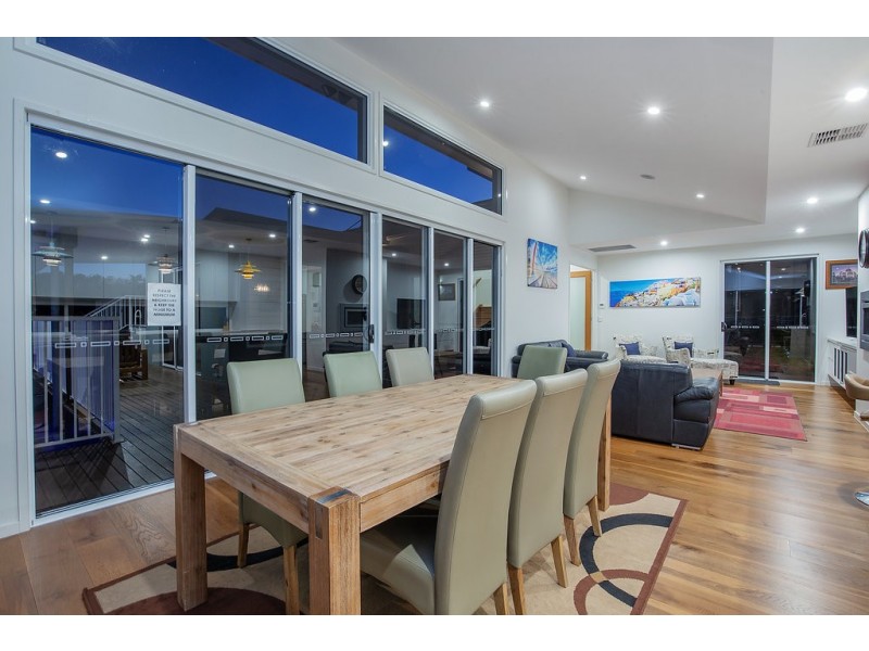 81 Magnetic Drive, Tamborine Mountain QLD 4272