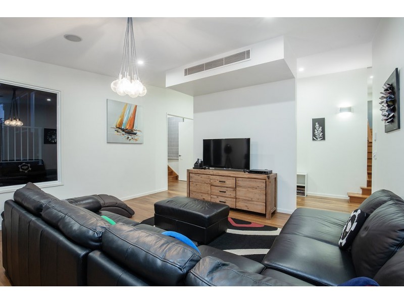 81 Magnetic Drive, Tamborine Mountain QLD 4272