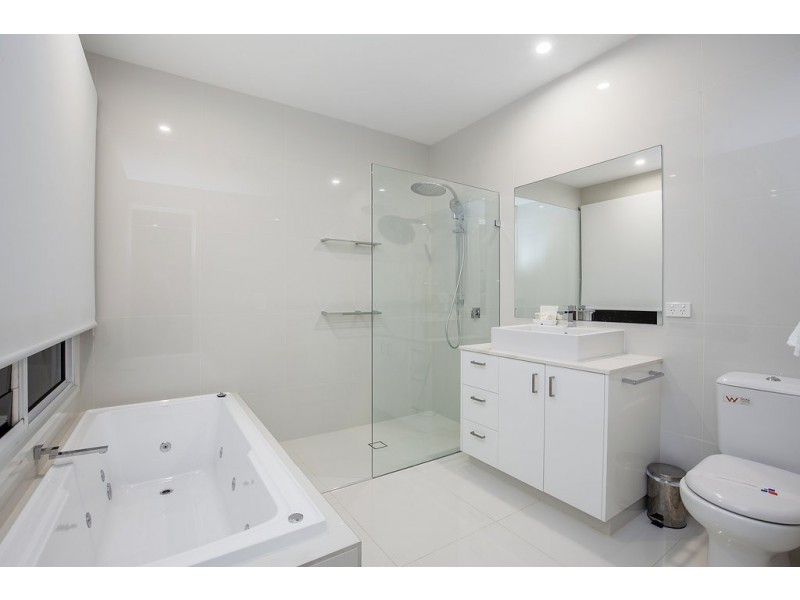 81 Magnetic Drive, Tamborine Mountain QLD 4272