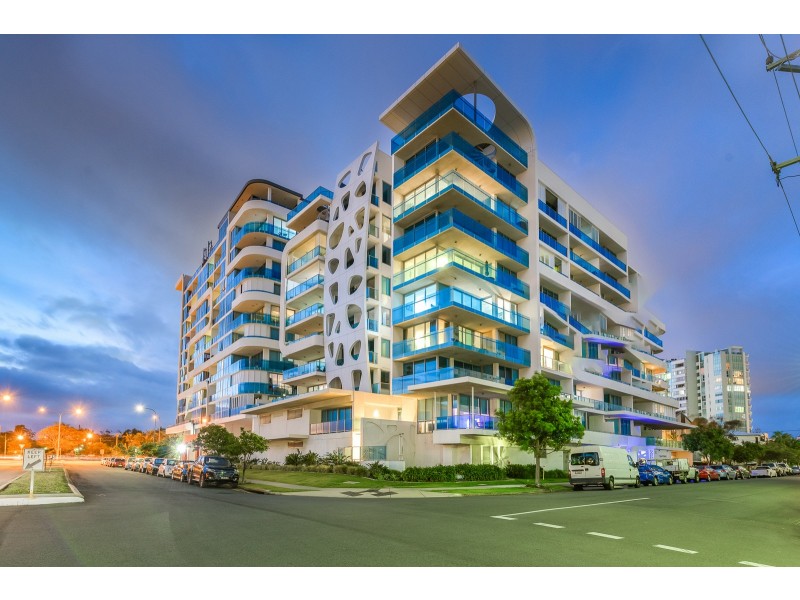 820/19 Imperial Parade, Labrador QLD 4215