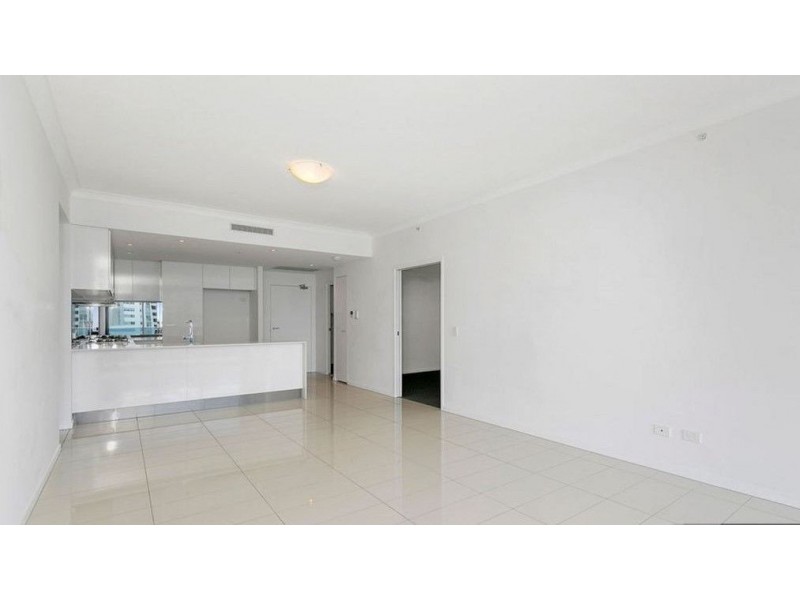 820/19 Imperial Parade, Labrador QLD 4215
