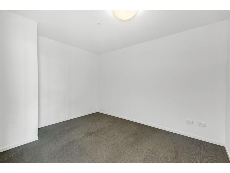 820/19 Imperial Parade, Labrador QLD 4215