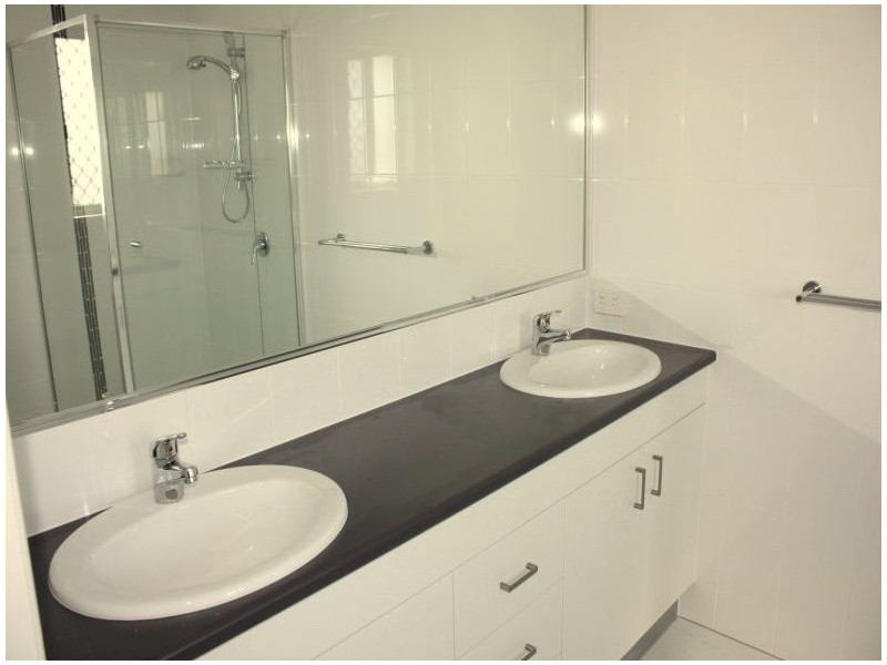 25 Saltwater Boulevard, Oxenford QLD 4210