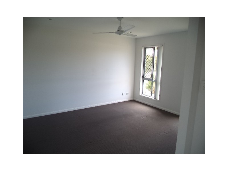 25 Saltwater Boulevard, Oxenford QLD 4210