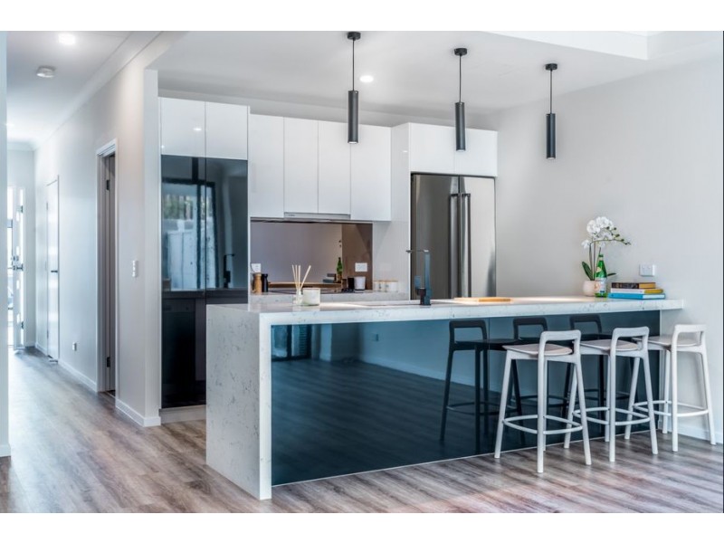 “The Hansford Residences” 4A Hansford Road, Coombabah QLD 4216