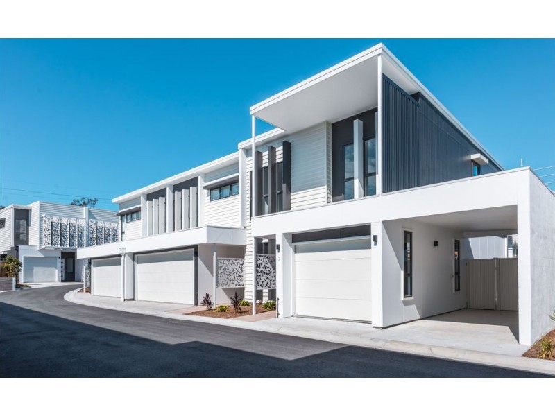 “The Hansford Residences” 4A Hansford Road, Coombabah QLD 4216