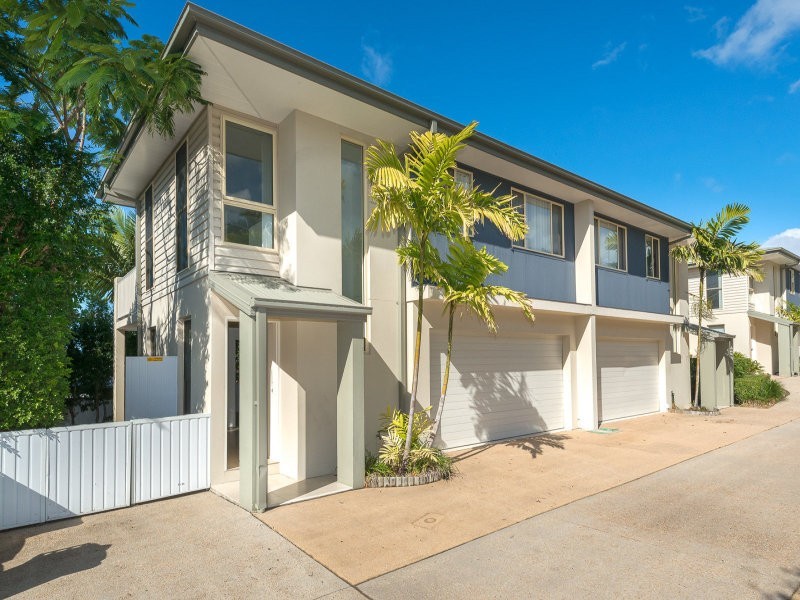 2/4 Locke Street, Southport QLD 4215