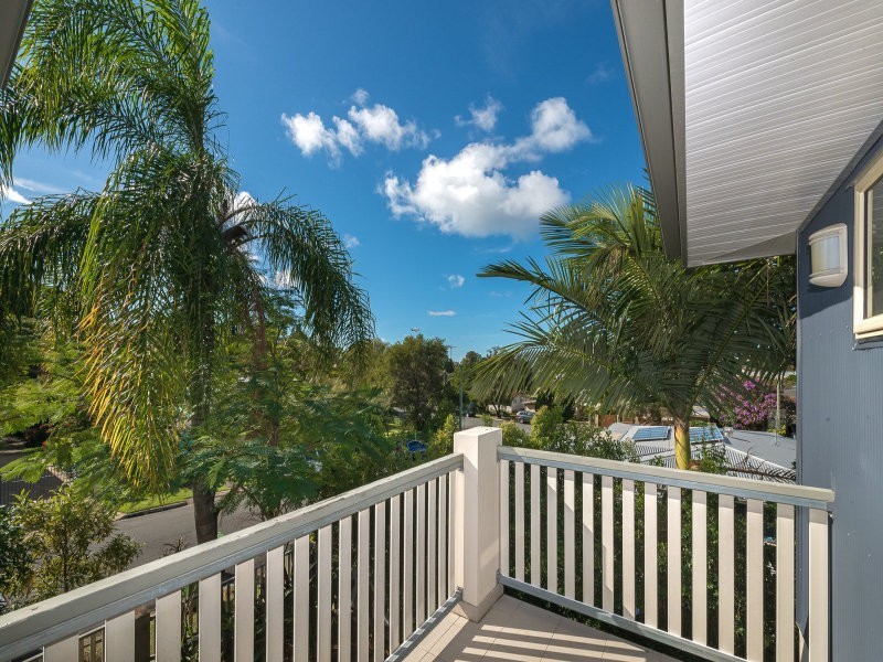 2/4 Locke Street, Southport QLD 4215