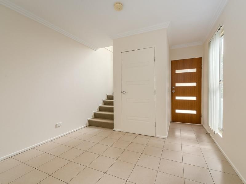 2/4 Locke Street, Southport QLD 4215