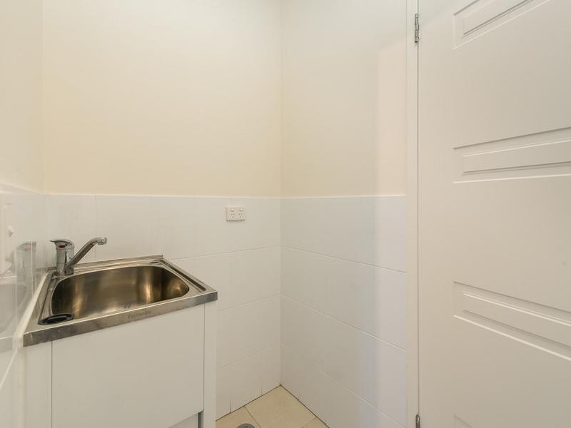 2/4 Locke Street, Southport QLD 4215