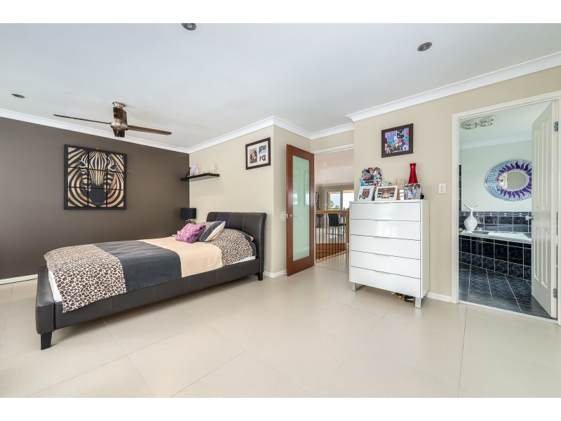 118 Armstrong Way, Highland Park QLD 4211