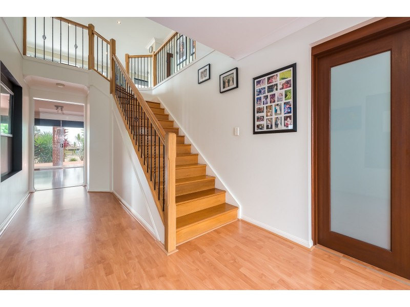 118 Armstrong Way, Highland Park QLD 4211