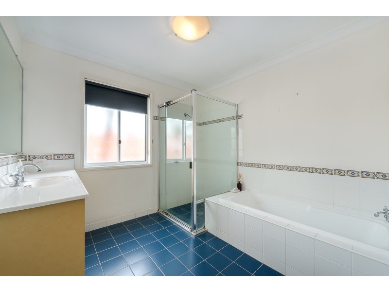 118 Armstrong Way, Highland Park QLD 4211