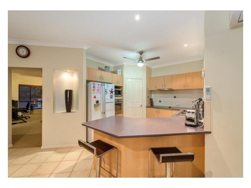 8 Broadwater Street, Runaway Bay QLD 4216