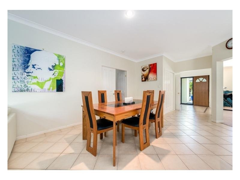 8 Broadwater Street, Runaway Bay QLD 4216