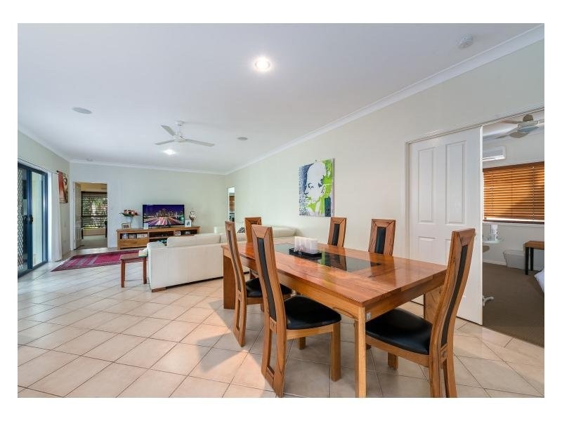 8 Broadwater Street, Runaway Bay QLD 4216