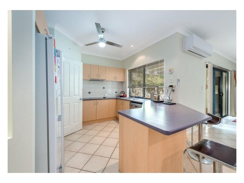 8 Broadwater Street, Runaway Bay QLD 4216