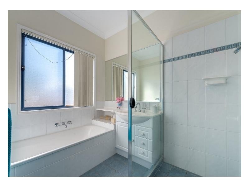 8 Broadwater Street, Runaway Bay QLD 4216