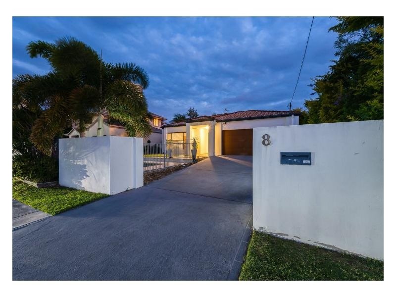 8 Broadwater Street, Runaway Bay QLD 4216