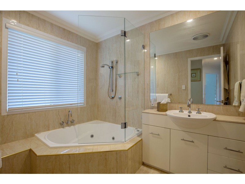 23 Daintree Drive, Parkwood QLD 4214