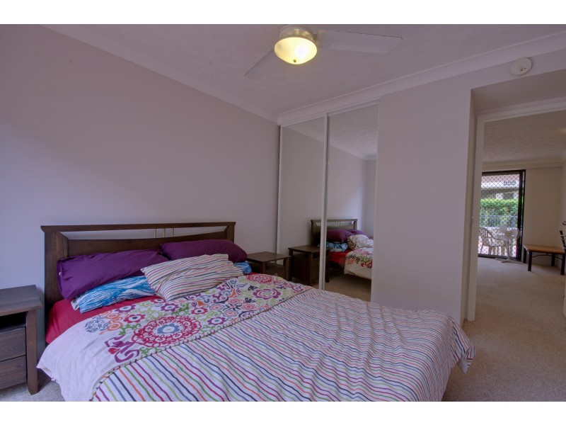 3/33 LENNEBERG STREET, Southport QLD 4215