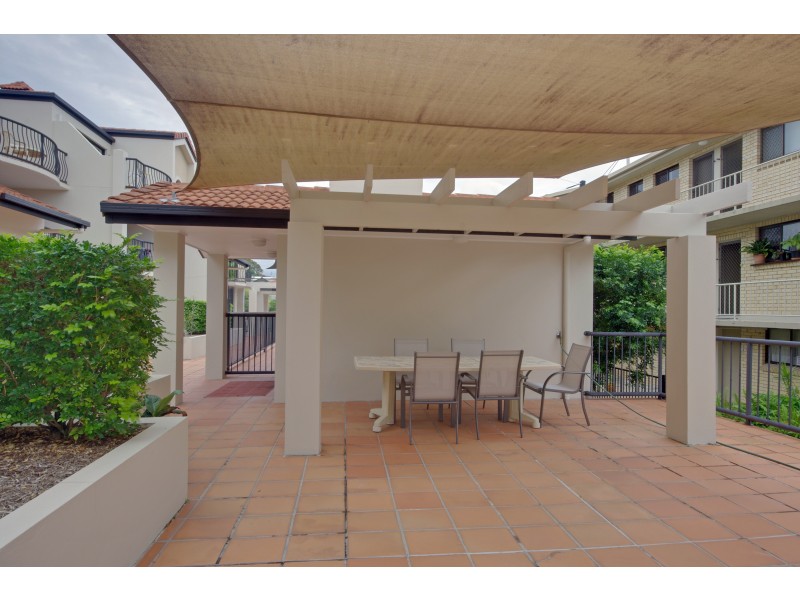 3/33 LENNEBERG STREET, Southport QLD 4215