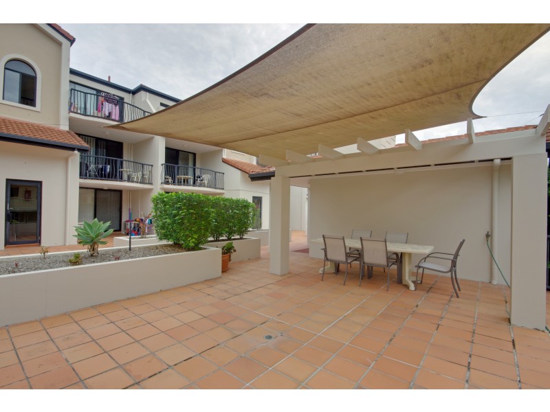 3/33 LENNEBERG STREET, Southport QLD 4215