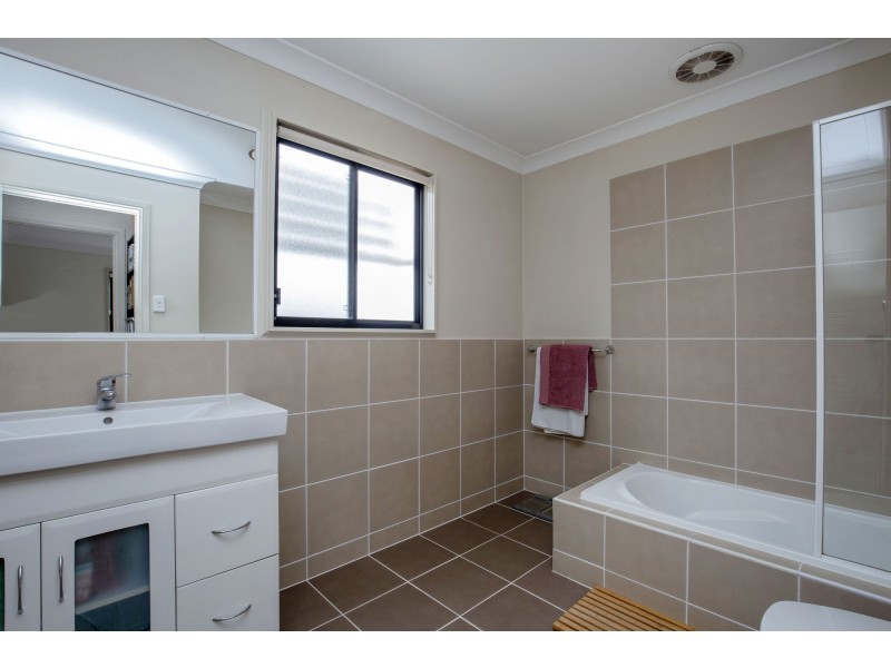 2/126 Logan Street, Eagleby QLD 4207