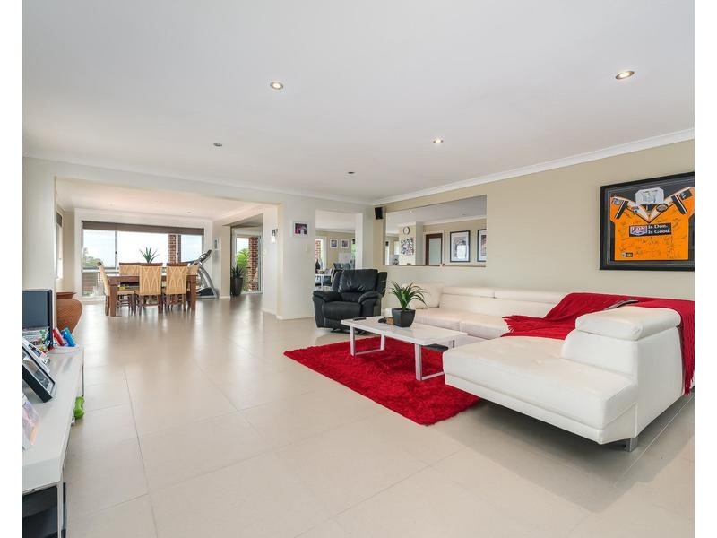 118-1 Armstrong Way, Highland Park QLD 4211