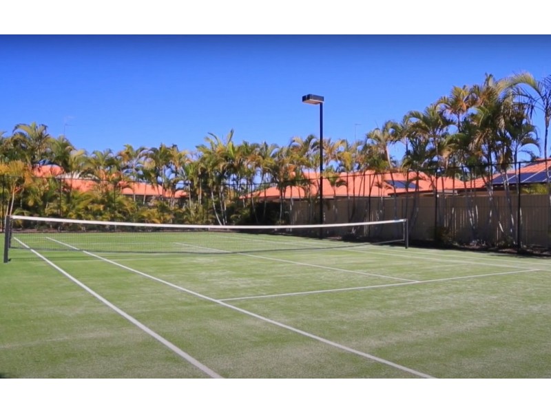 90/88 Cotlew Street East, Southport QLD 4215