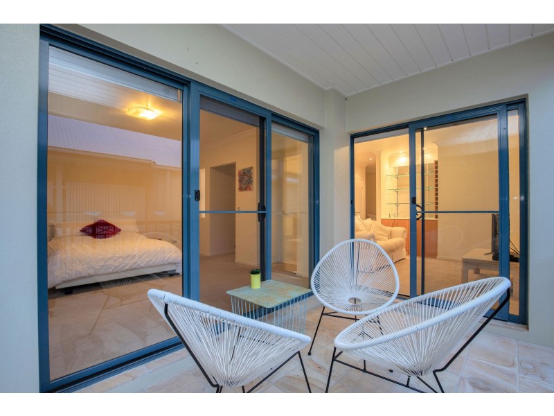 2073/1 The Vistas Drive, Carrara QLD 4211