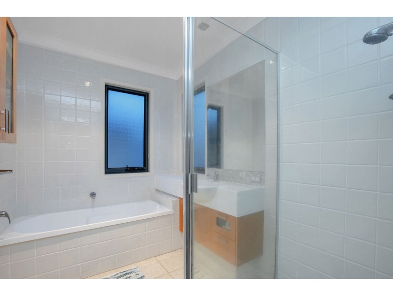 2073/1 The Vistas Drive, Carrara QLD 4211