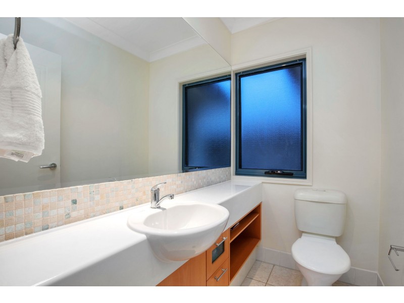 2073/1 The Vistas Drive, Carrara QLD 4211