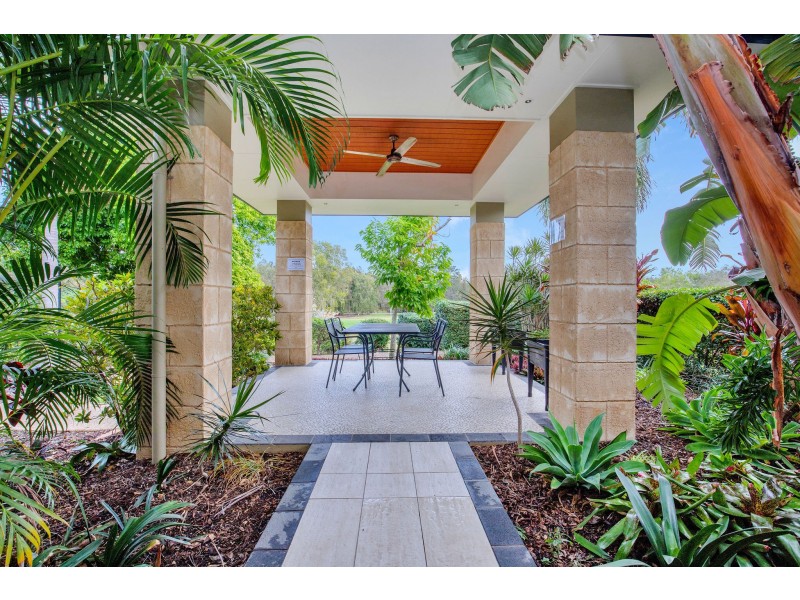 2073/1 The Vistas Drive, Carrara QLD 4211