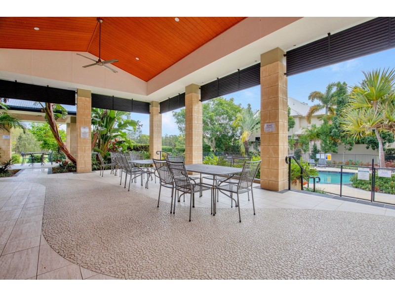 2073/1 The Vistas Drive, Carrara QLD 4211