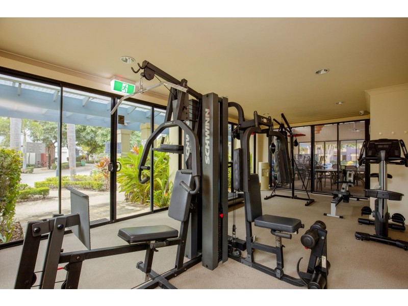 2073/1 The Vistas Drive, Carrara QLD 4211