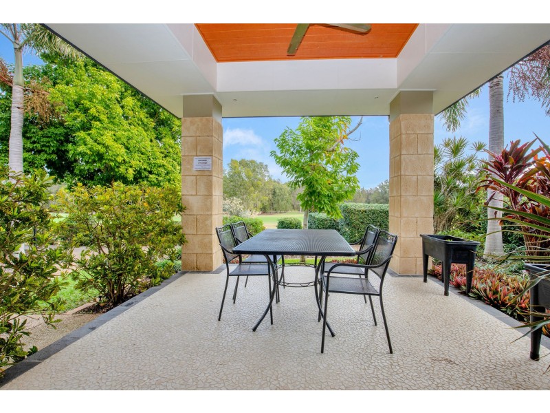 2073/1 The Vistas Drive, Carrara QLD 4211