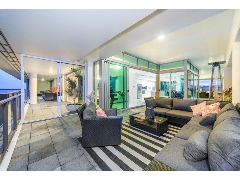 26702 Ephraim Island, Paradise Point QLD 4216