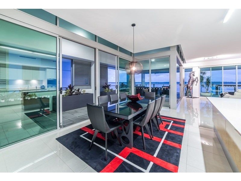 26702 Ephraim Island, Paradise Point QLD 4216