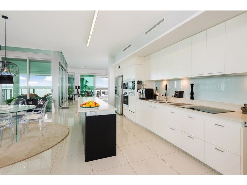 26702 Ephraim Island, Paradise Point QLD 4216