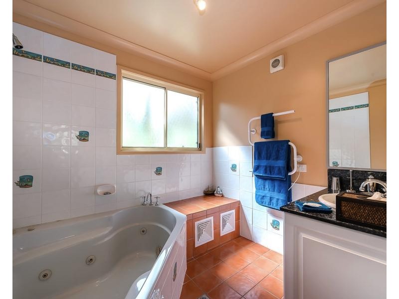 1718 Tamborine Oxenford Road, Tamborine Mountain QLD 4272