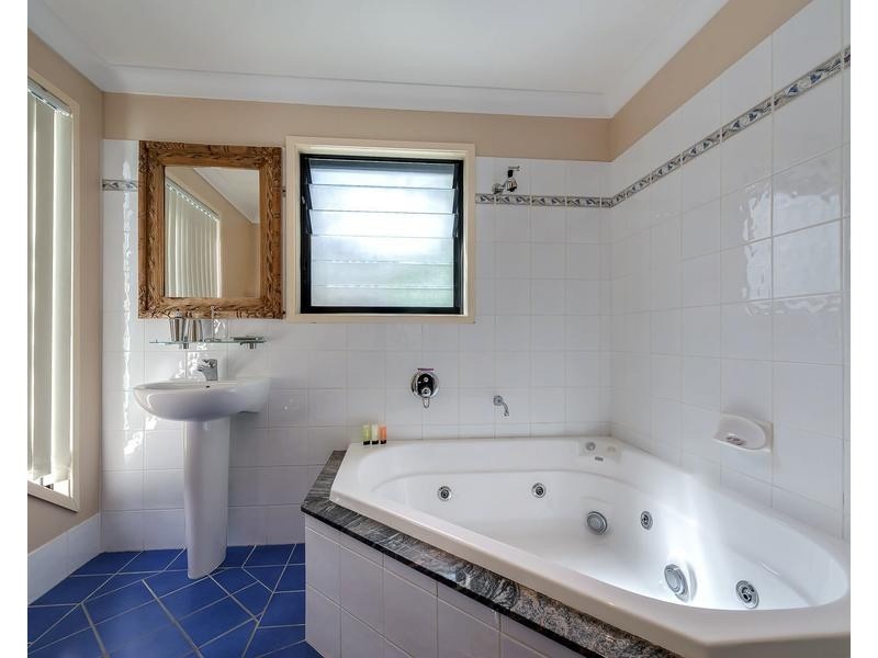 1718 Tamborine Oxenford Road, Tamborine Mountain QLD 4272