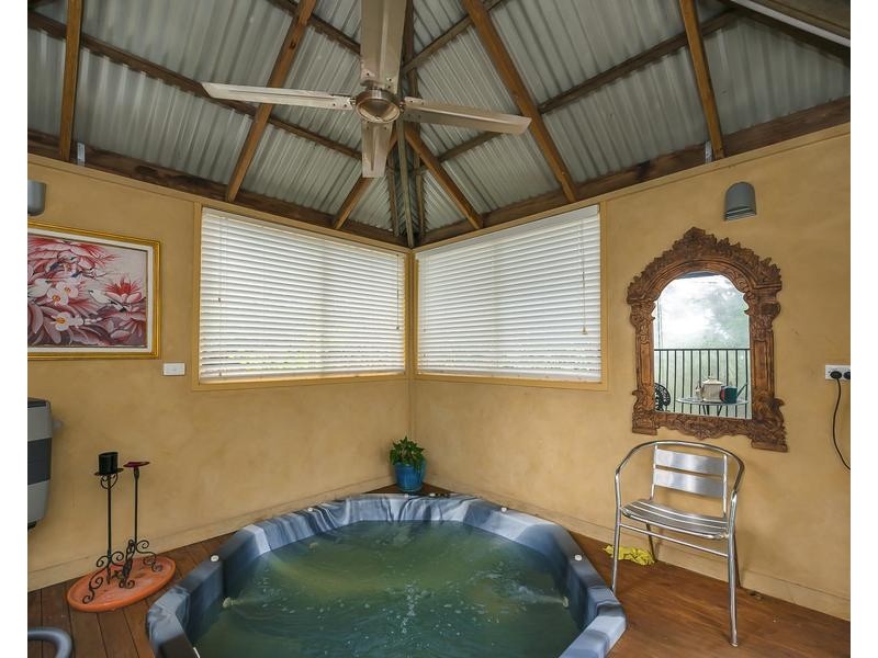 1718 Tamborine Oxenford Road, Tamborine Mountain QLD 4272