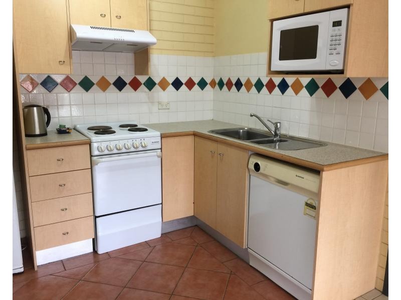 215/132 Marine Parade, Southport QLD 4215